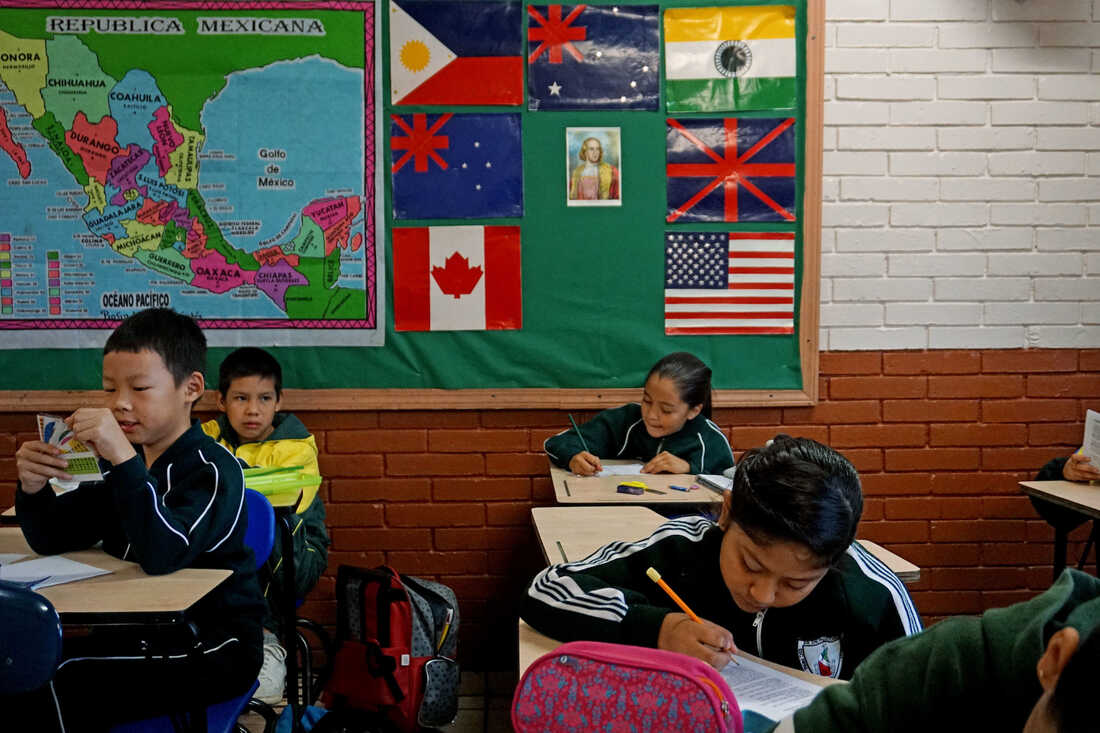 The Mexican Classroom: A Blend of Tradition, Challenges, and Innovation