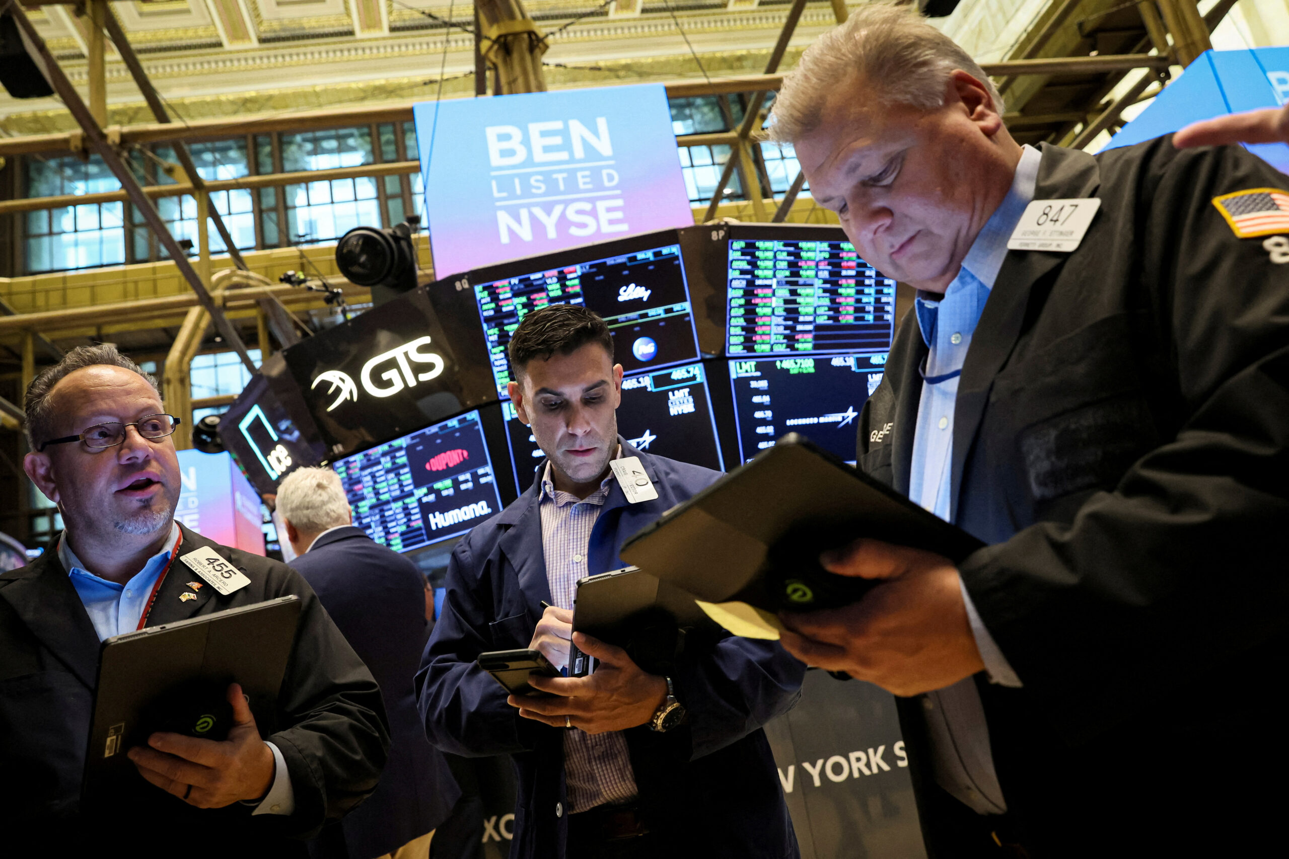 Stock Rout Tests Earnings Season Resilience